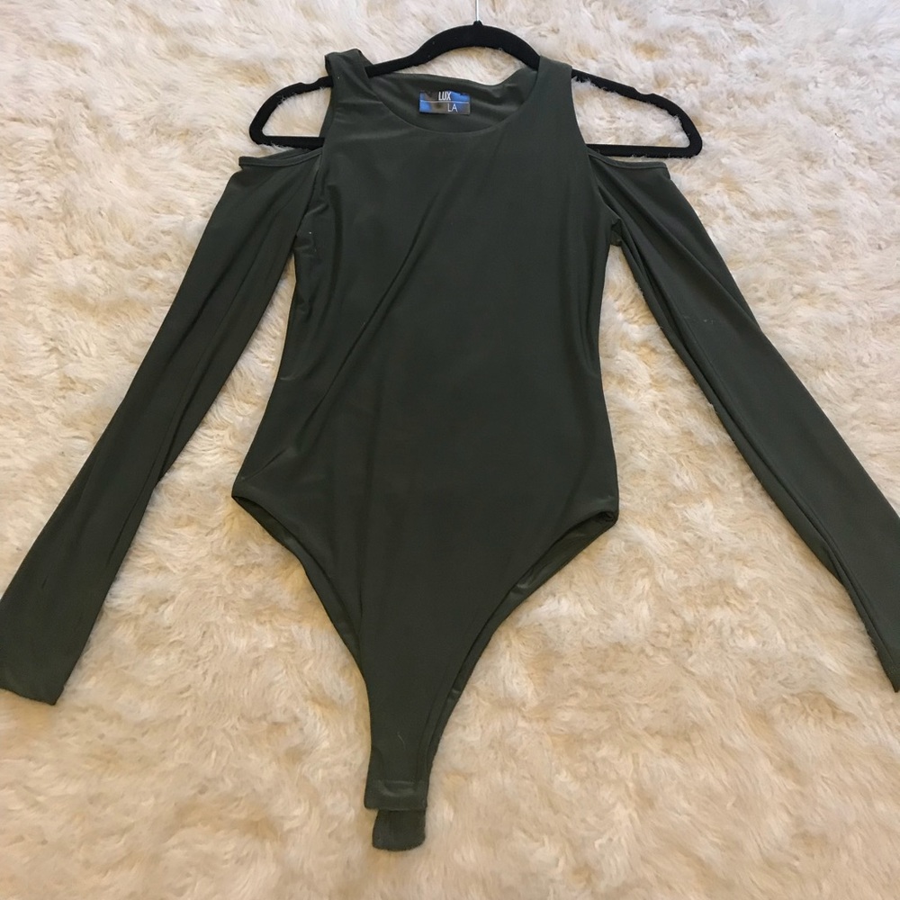 Cold shoulder body suit from fashion nova !